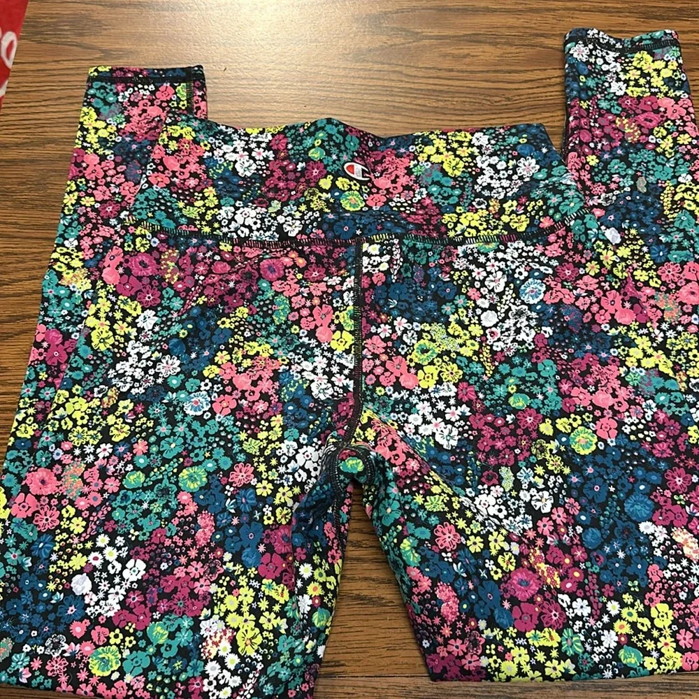 Champion-size-M-floral-leggings - Picture 4 of 6